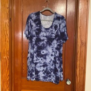 This is a womens sz 16 top. City chic, tie-dye tunic excellent used condition.